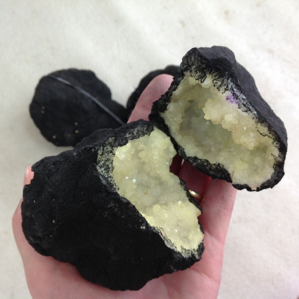 Thunder Egg Geode - Yellow - Large Thunder Egg Geode - Yellow - Large